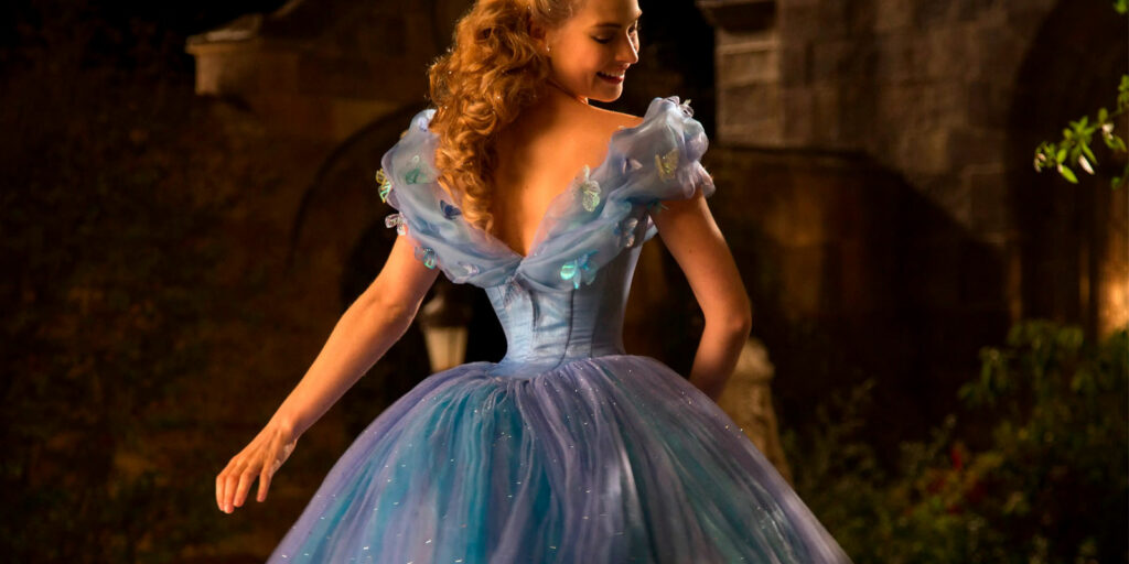 Золушка в синем платье